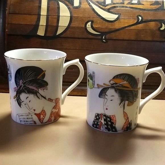 Set of 2 Vintage Japanese Geisha cups